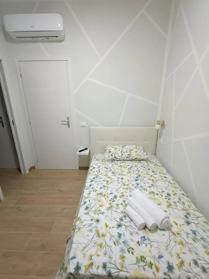 Le Tre Vele Hotel La Spezia 0*,  Italy